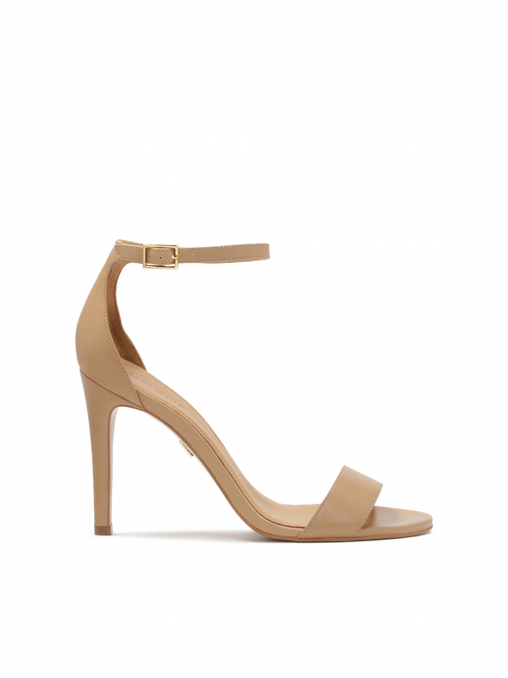 Classic stiletto sandals with full heel