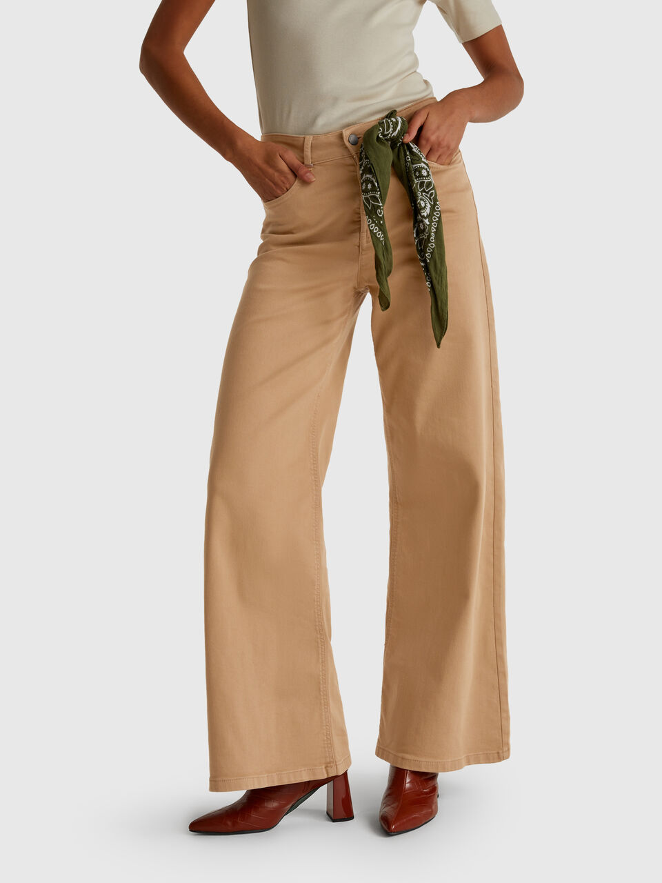 Loose fit trousers