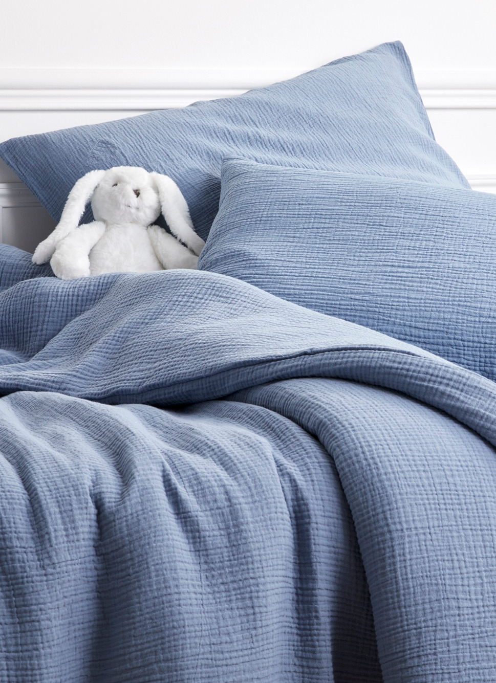 TAIE BÉBÉ EN GAZE DE COTON BRODERIE FEUILLE BLEU