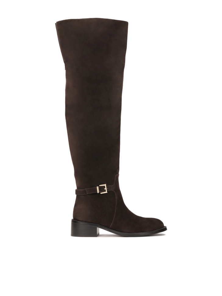 Brown suede musketeers