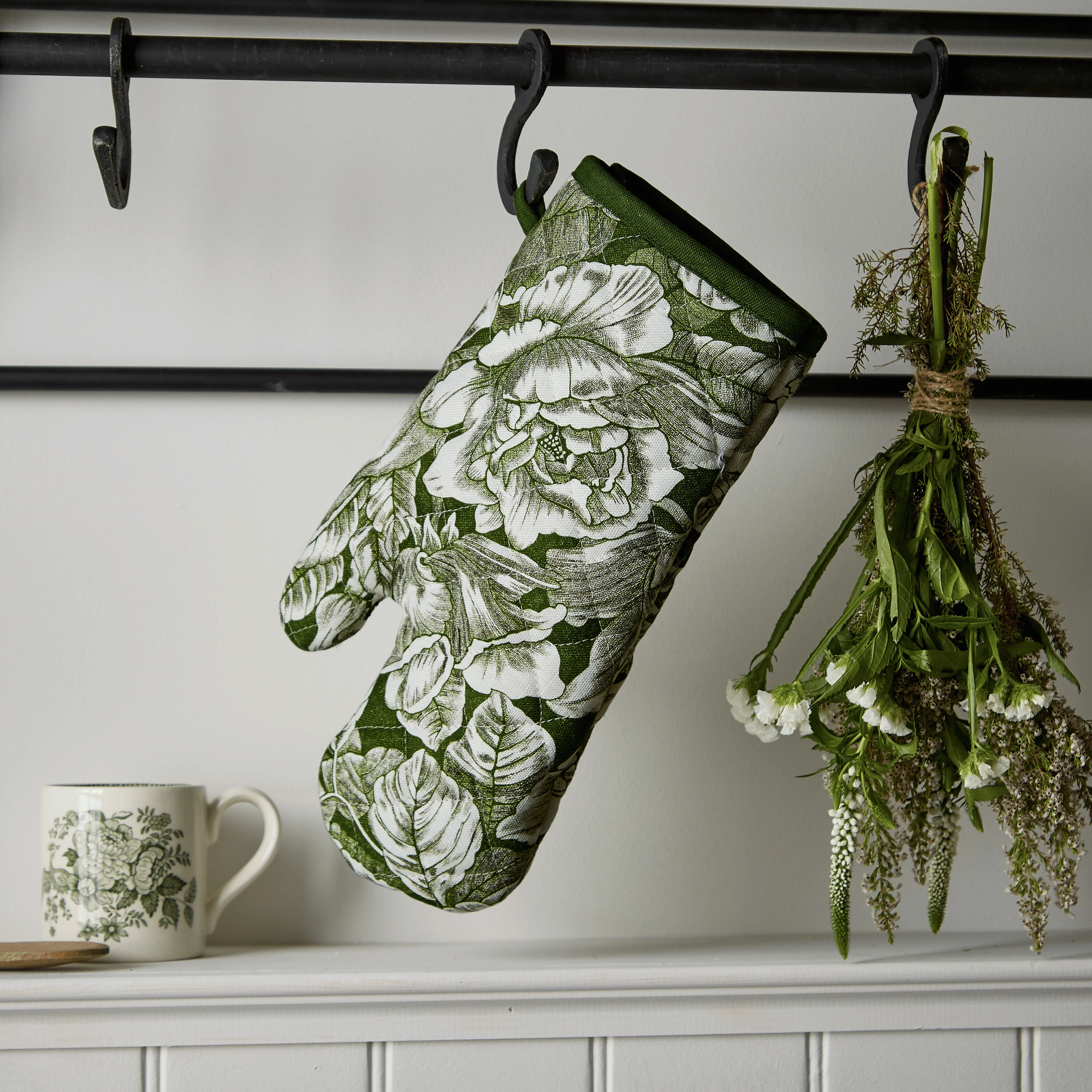 Burleigh x Bedeck of Belfast Green Hibiscus Oven Mitt