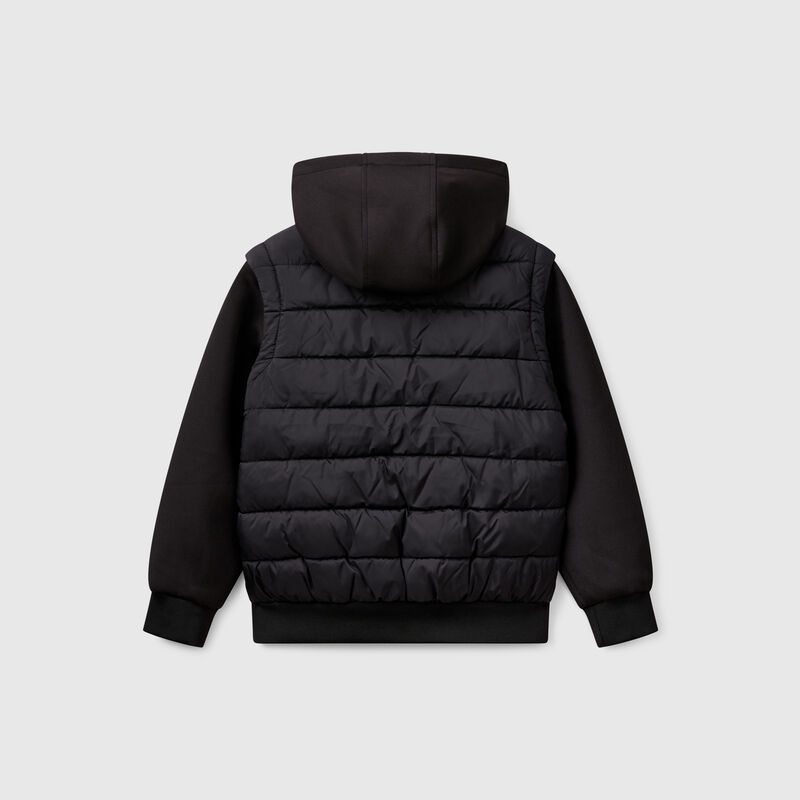 Jacket with removable sleeves