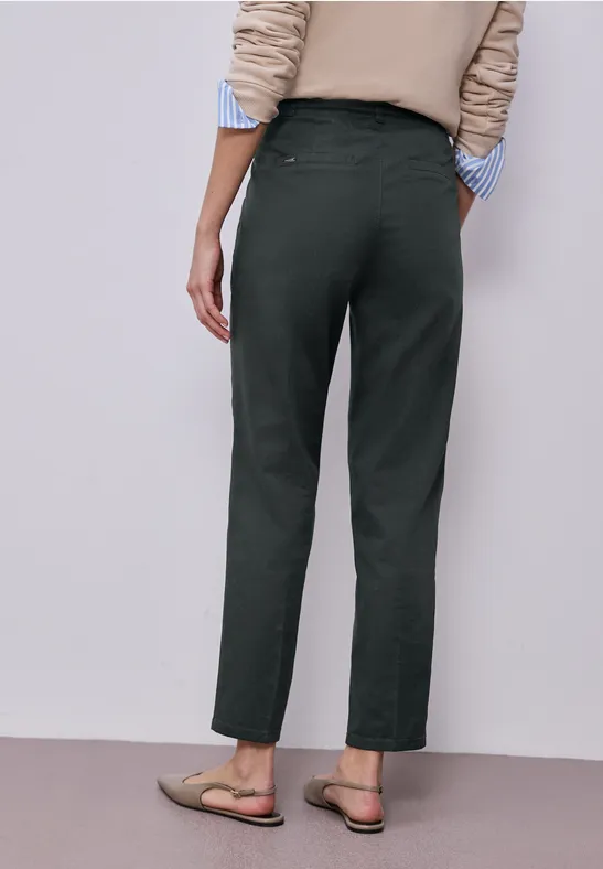Chino im Casual Fit in softer Qualität