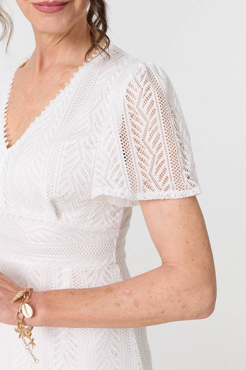 Izabel London Lace Layered Short Sleeve Midi Dress