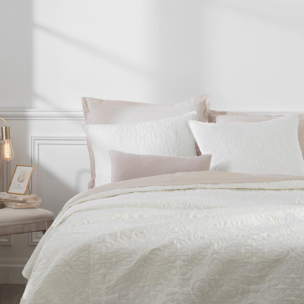 Bedspread, 2 pillowcases "Arabesque" Ivory white, 260x240 cm