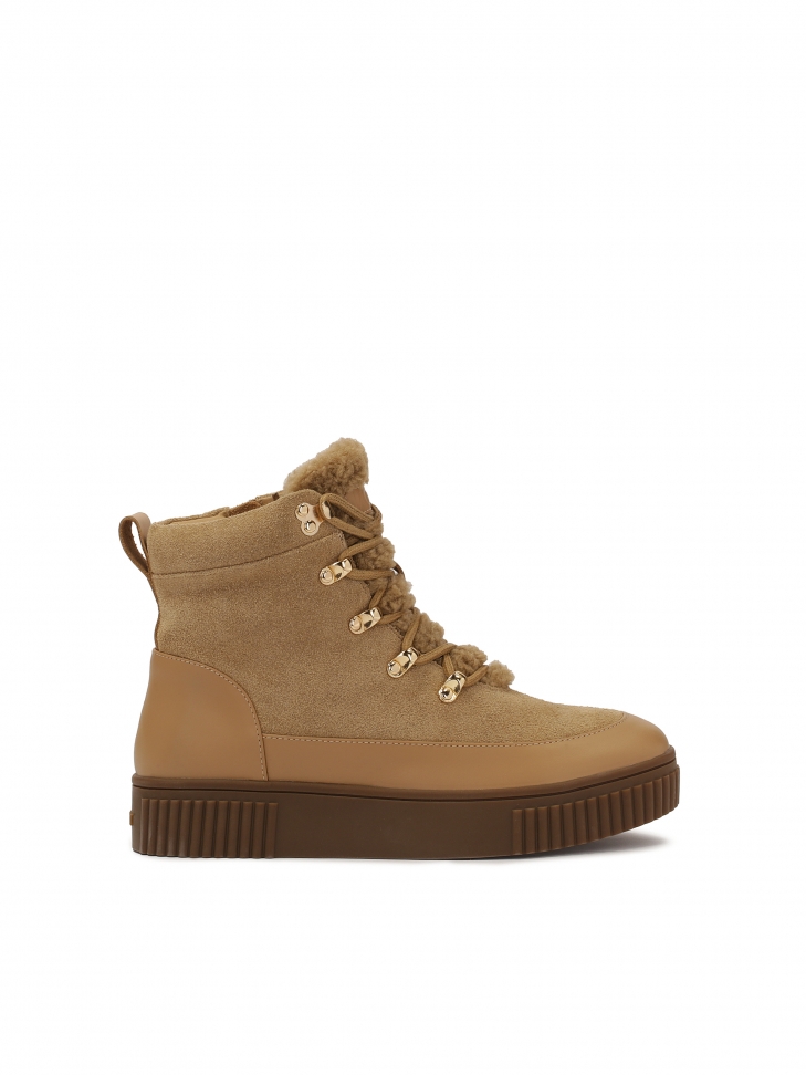 Beige insulated suede boots