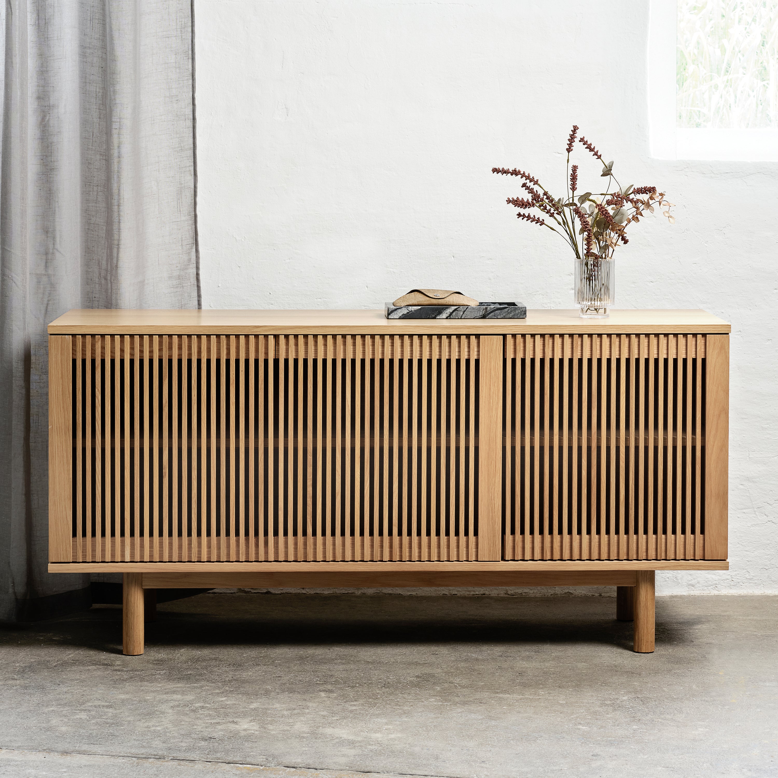 by fonQ Folk Dressoir - Naturel Eiken