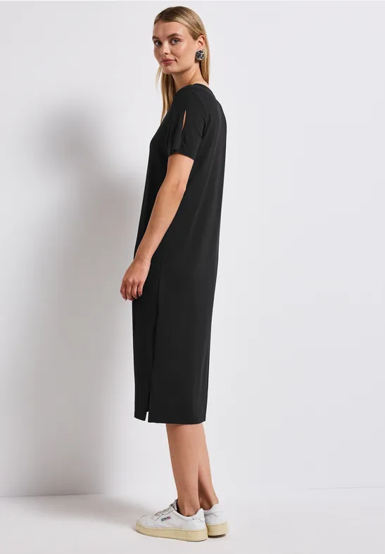 Kleid mit Schlitzdetail