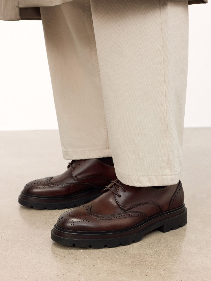 Brown derby style BROGUES with openwork embellishment