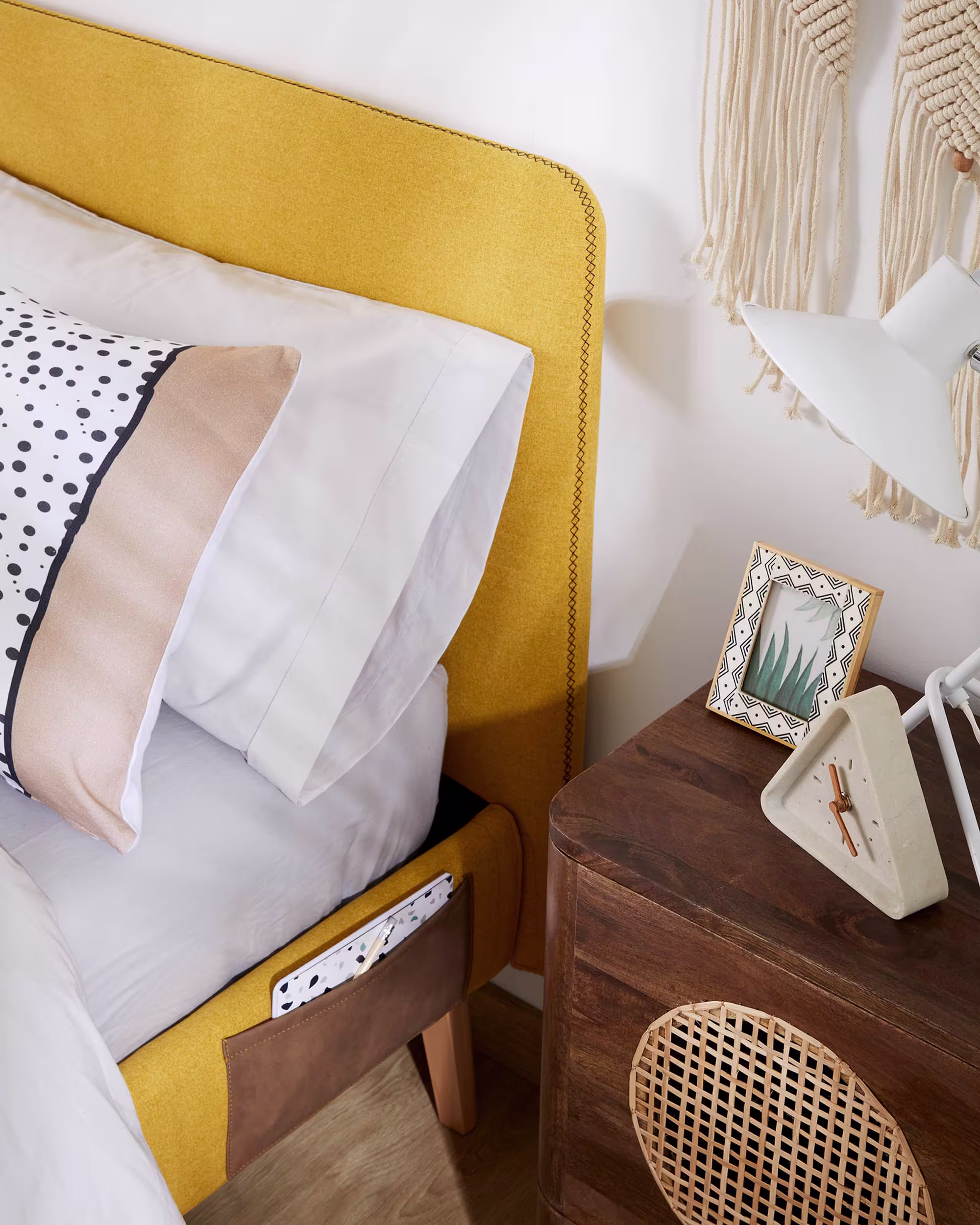 Funda cama Dyla mostaza para colchón de 150 x 190 cm