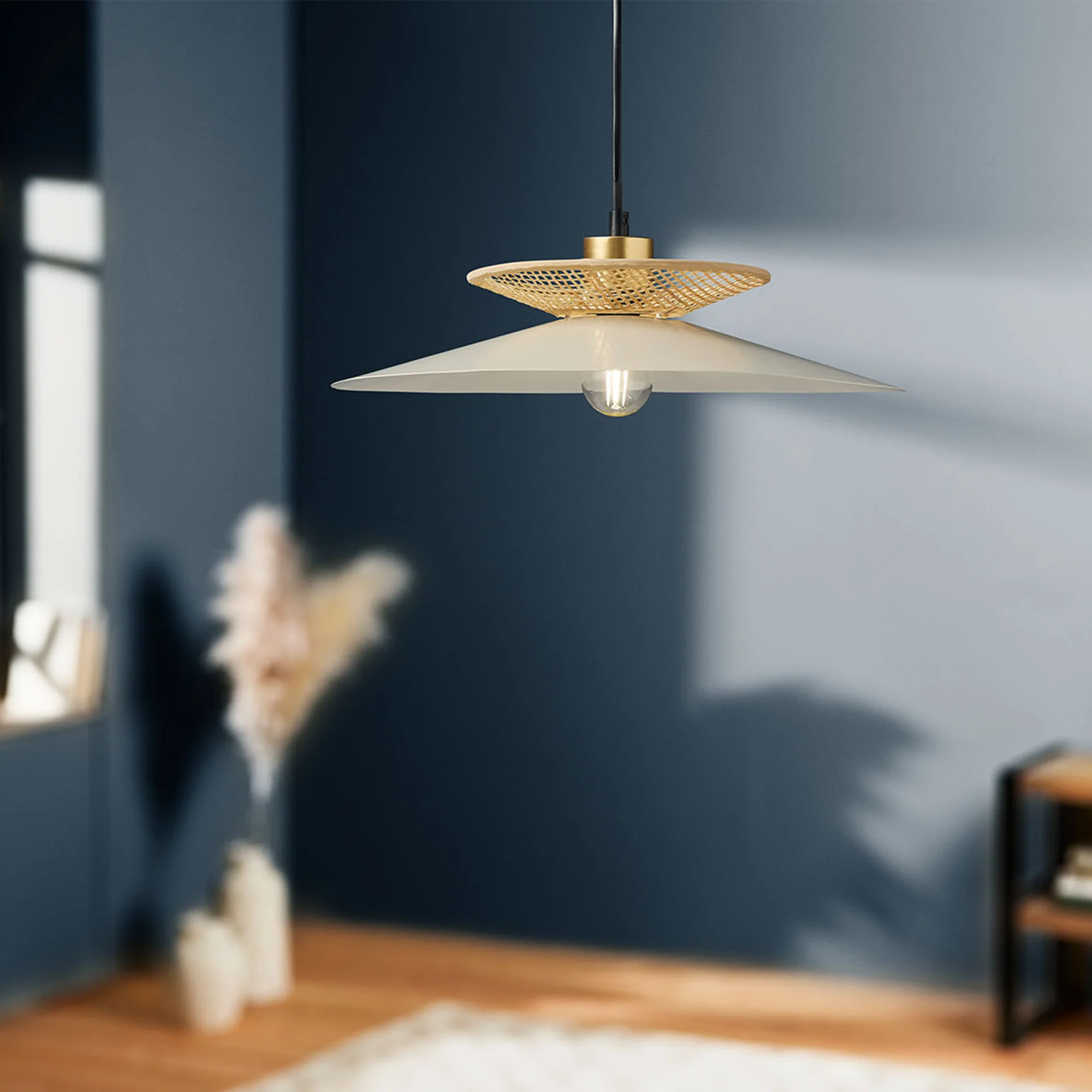 Ostaria Suspension ENVERTITO coloris beige 11 x 36 cm