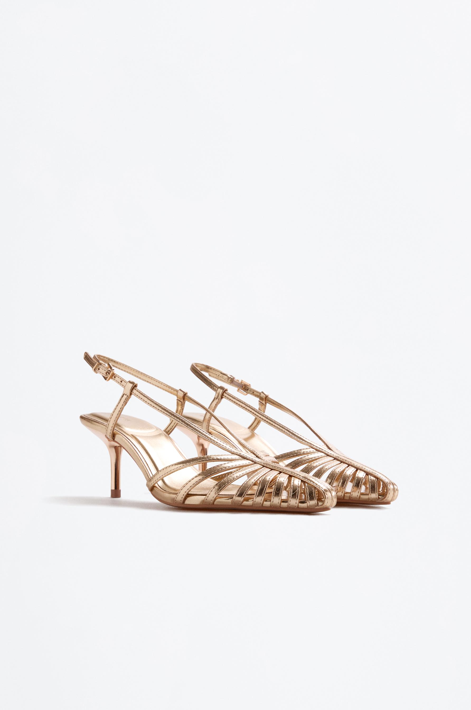 Zapato tacón destalonado