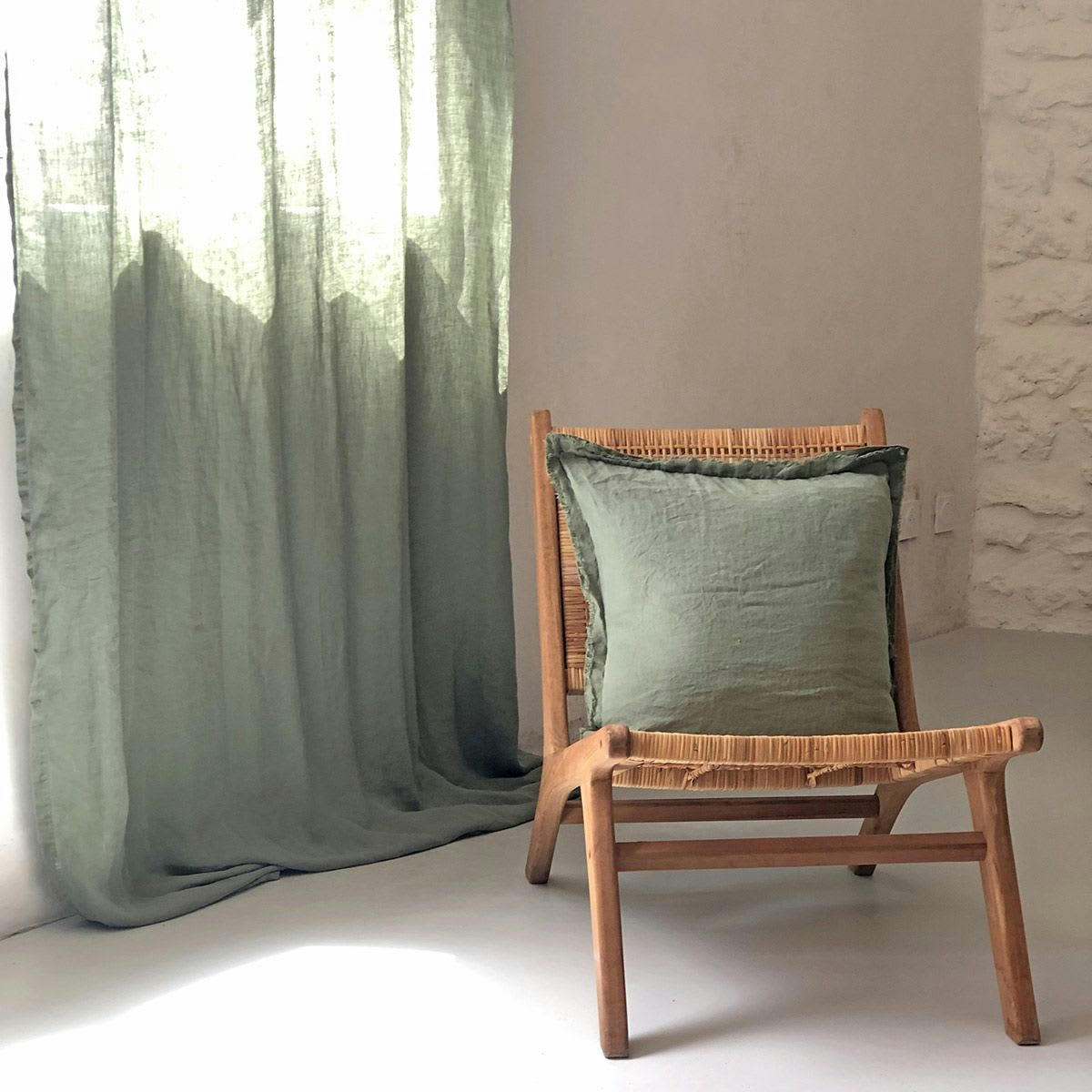 - Coussin en chanvre lavé