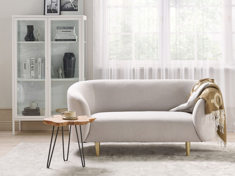 Sofa dwuosobowa beżowa ze złotym