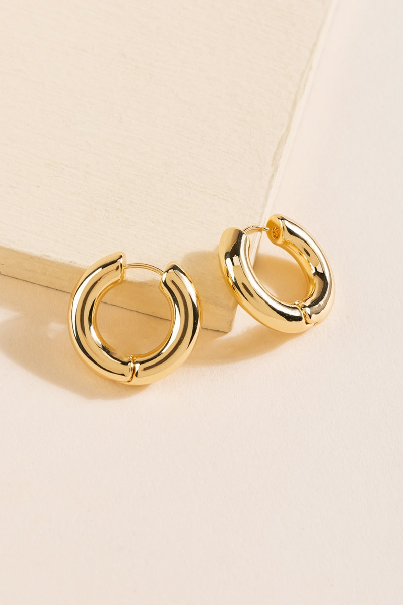 Alysse Chunky Huggie Earrings