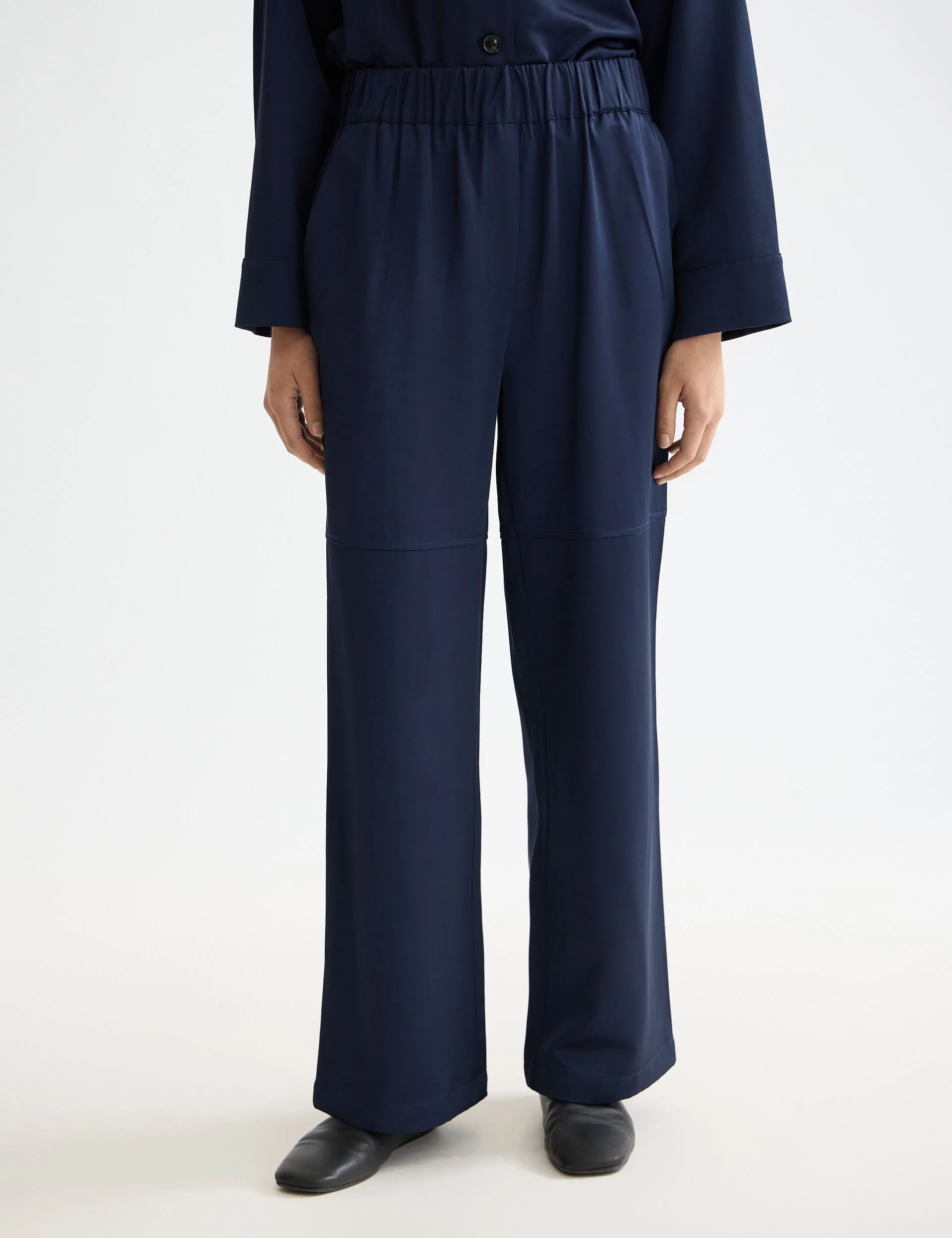 Noa - high rise wide leg pull on satin pant