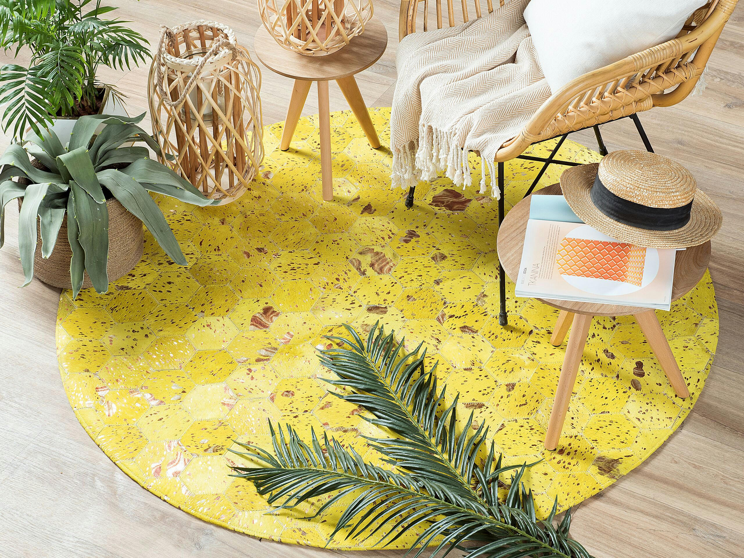 ZEYTIN - Tapis en cuir véritable jaune 140x140cm