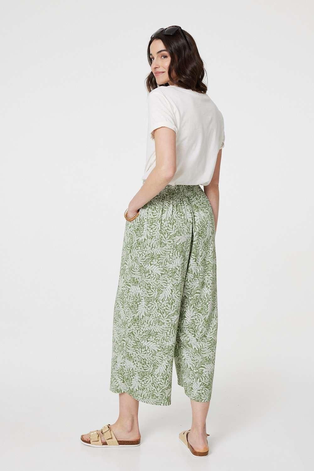 Izabel London Leaf Print Pleat-Front Wide Leg Culottes
