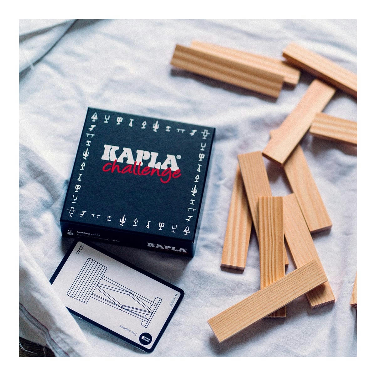 - Kapla Coffret jeu defis 16 planchettes et 12 cartes