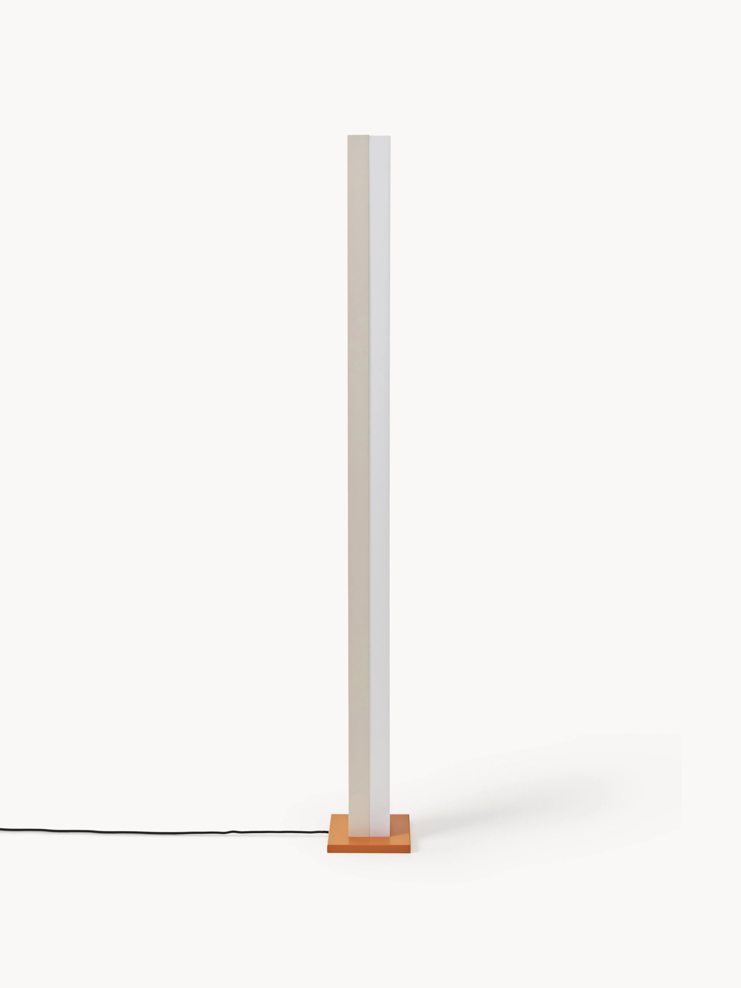 Dimmbare LED-Stehlampe Naika