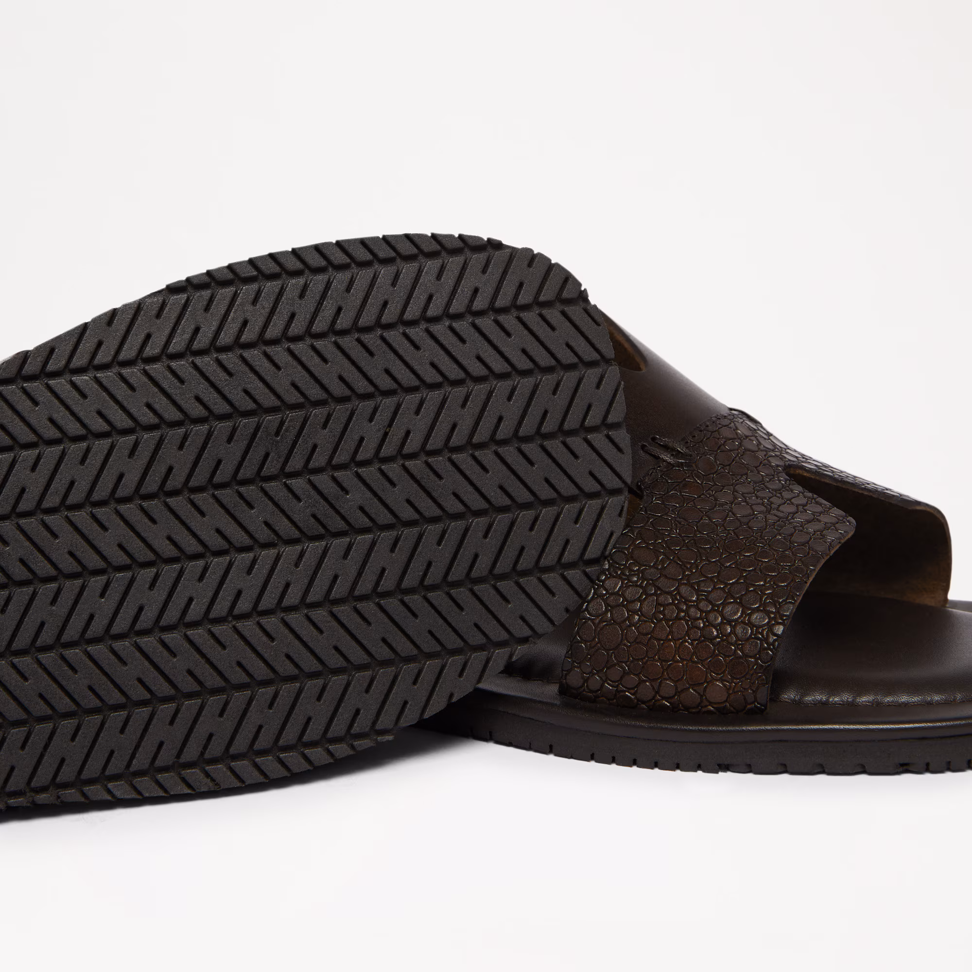 Mirage<br>Stitch Detail Slide