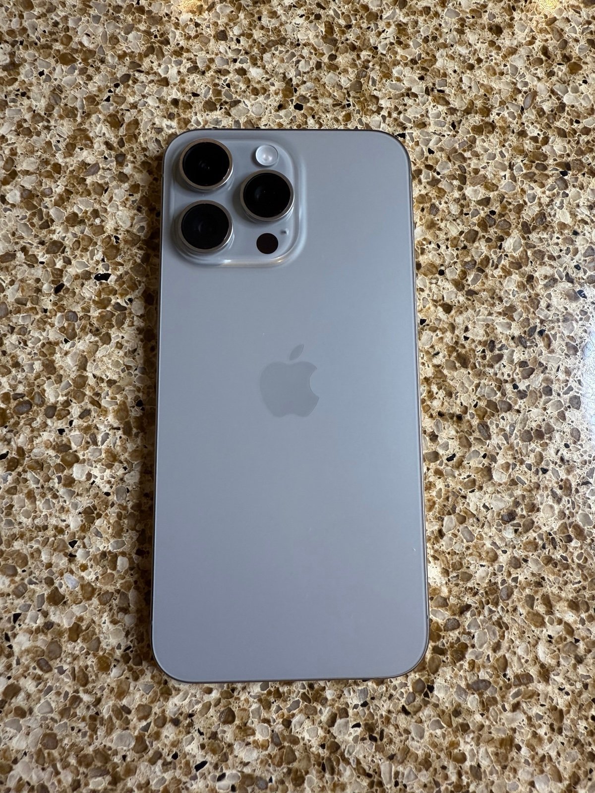 NEW iPhone 15 Pro Max UNLOCKED