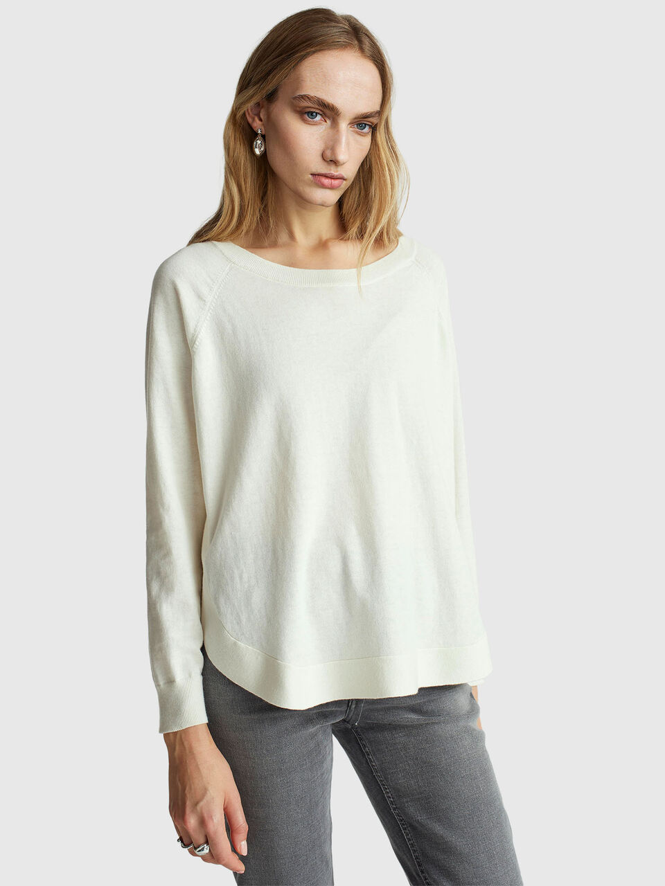Flared sweater in wool blend