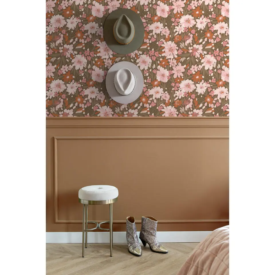 ESTAhome behang bloemen licht roze, terracotta en vergrijsd groen - 50 x 900 cm