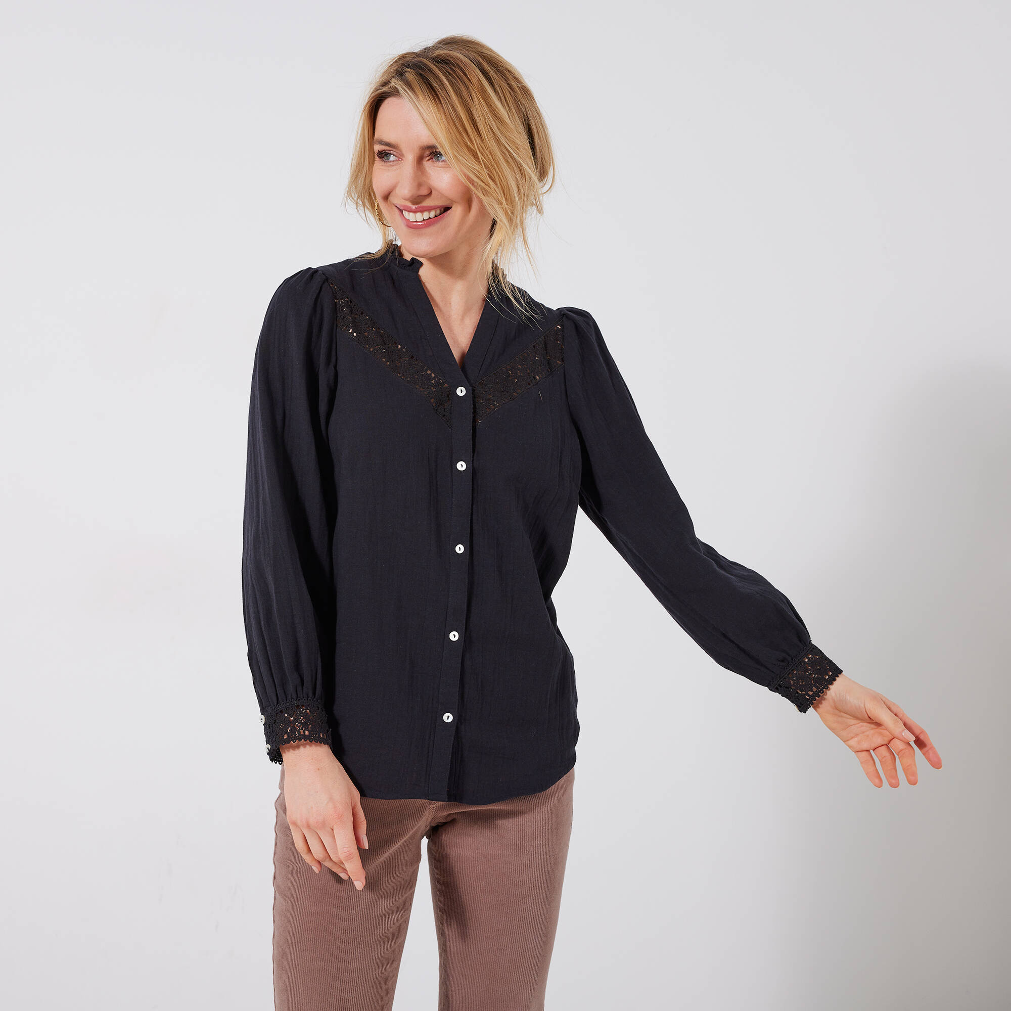 Chemisier boutonné macramé, gaze de coton