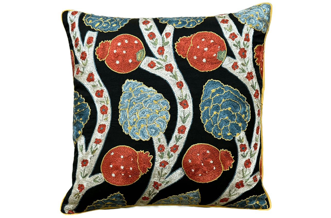 - Housse de coussin double soie ikat brodé  50x50 noir