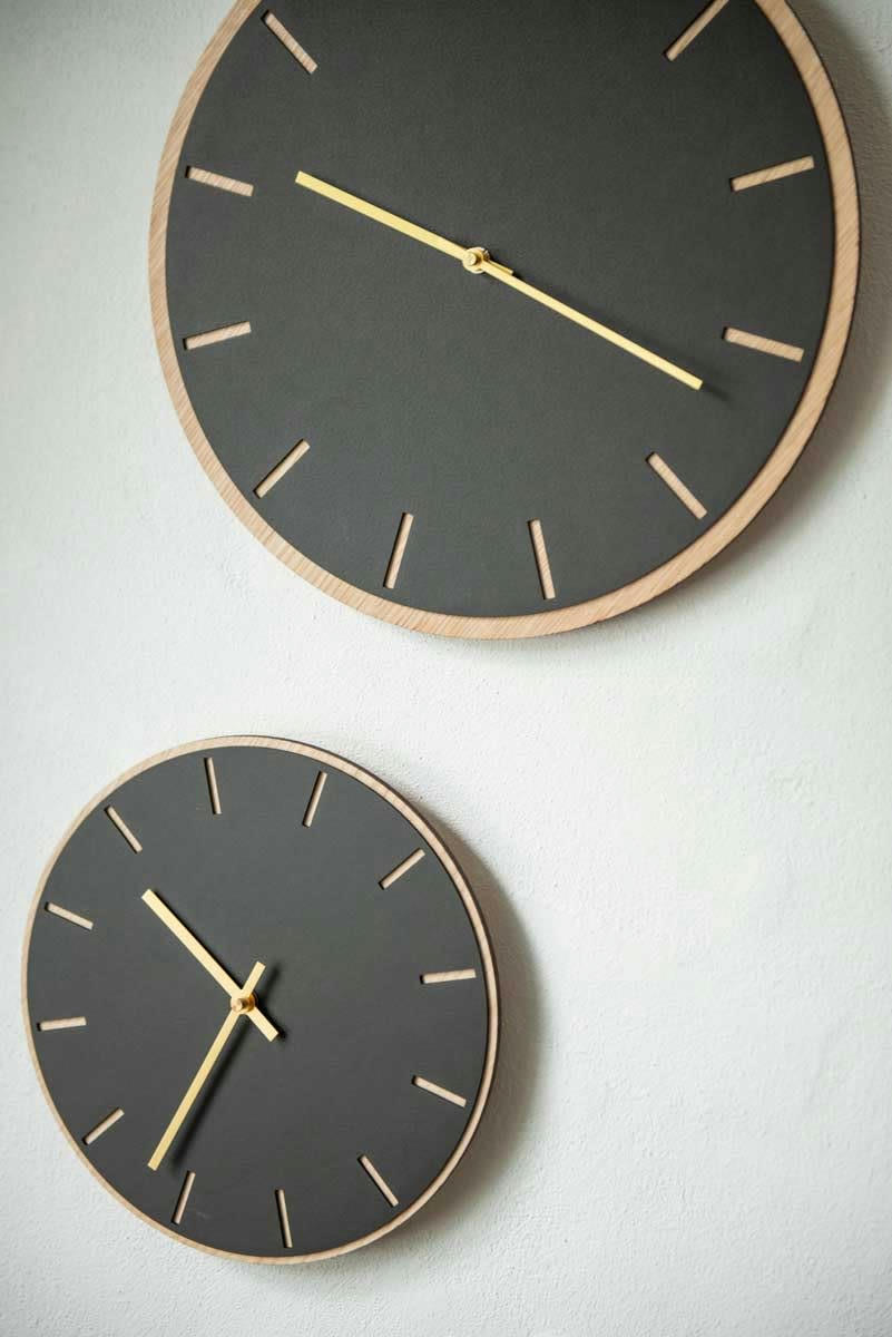 - Horloge murale en linoléum noir D28cm