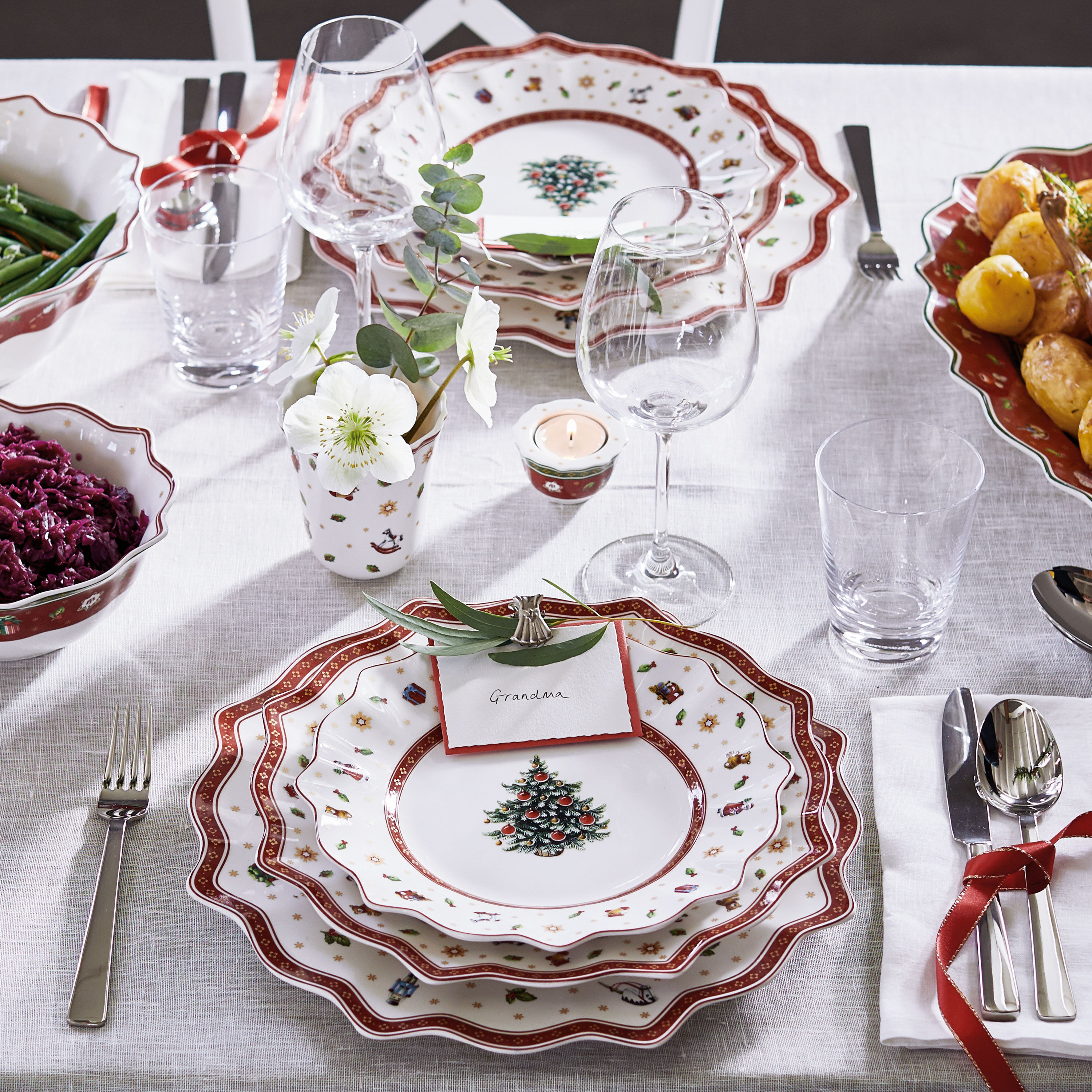 Toy's Delight Serving/ Under Plate - Red, 13.6'', Premium Porcelain