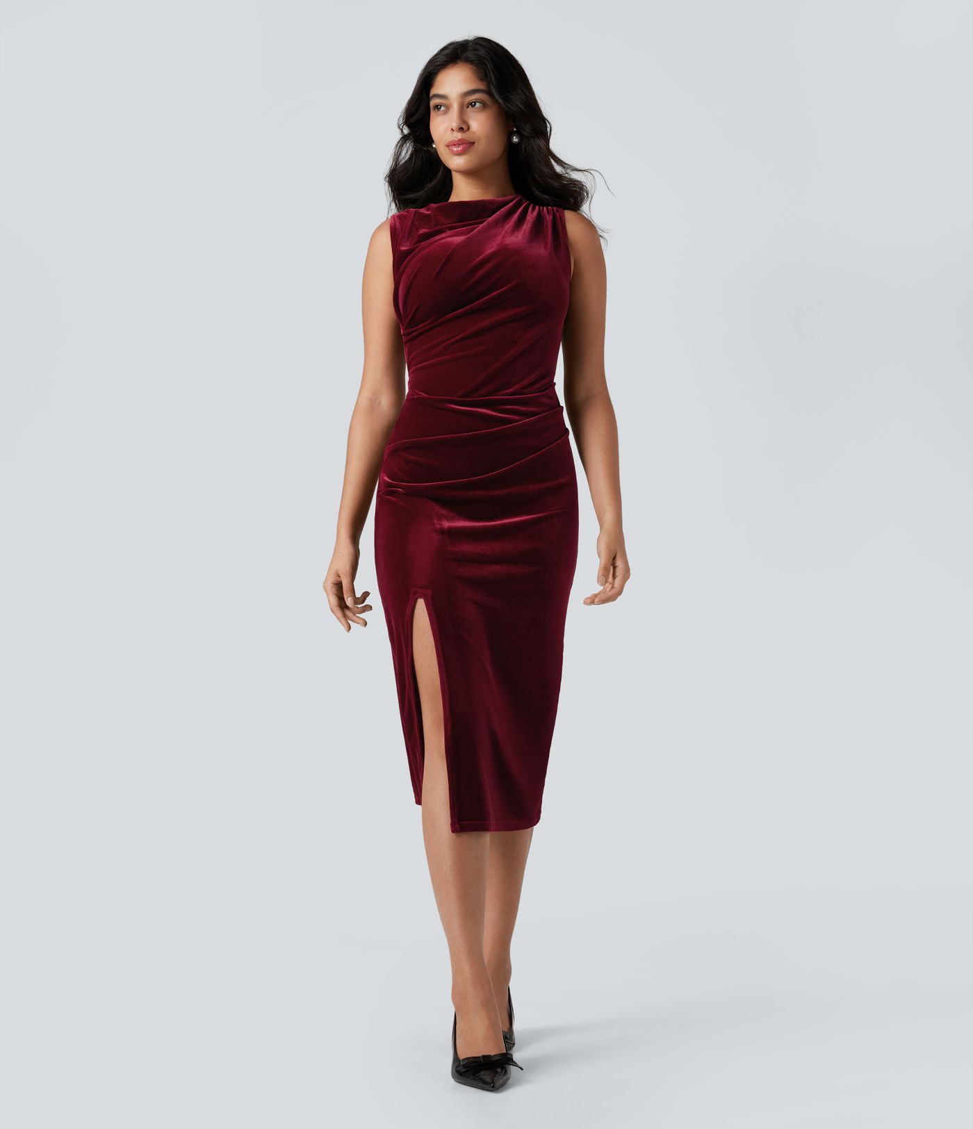 Robe mi-longue moulante velours col drapé sans manches fendue froncée