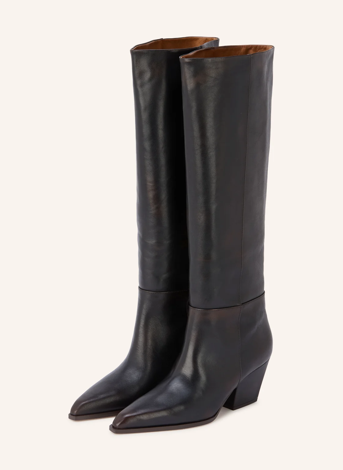 Toral Stiefel DAKOTA