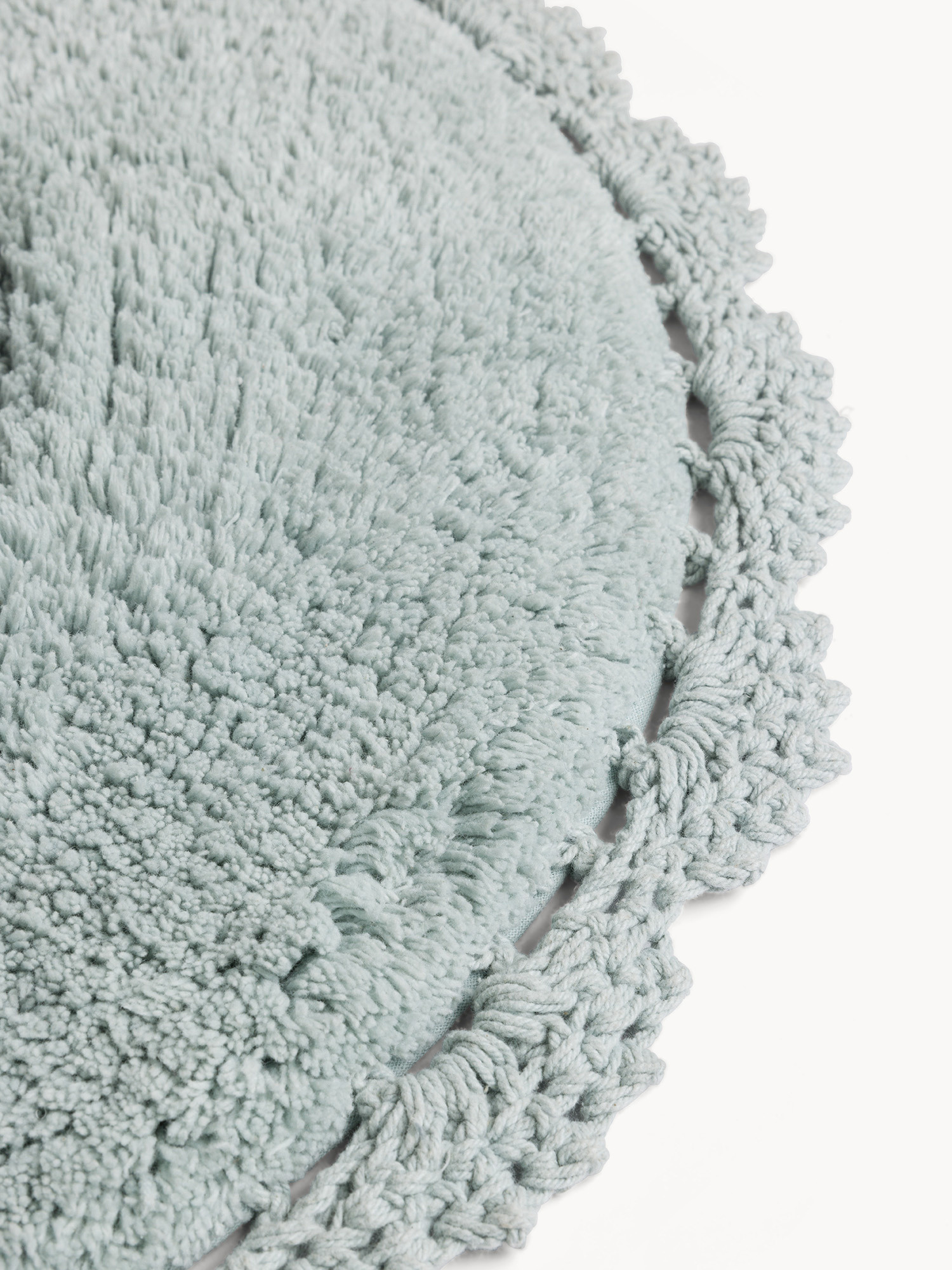 Tappeto bagno ovale con applicazioni crochet