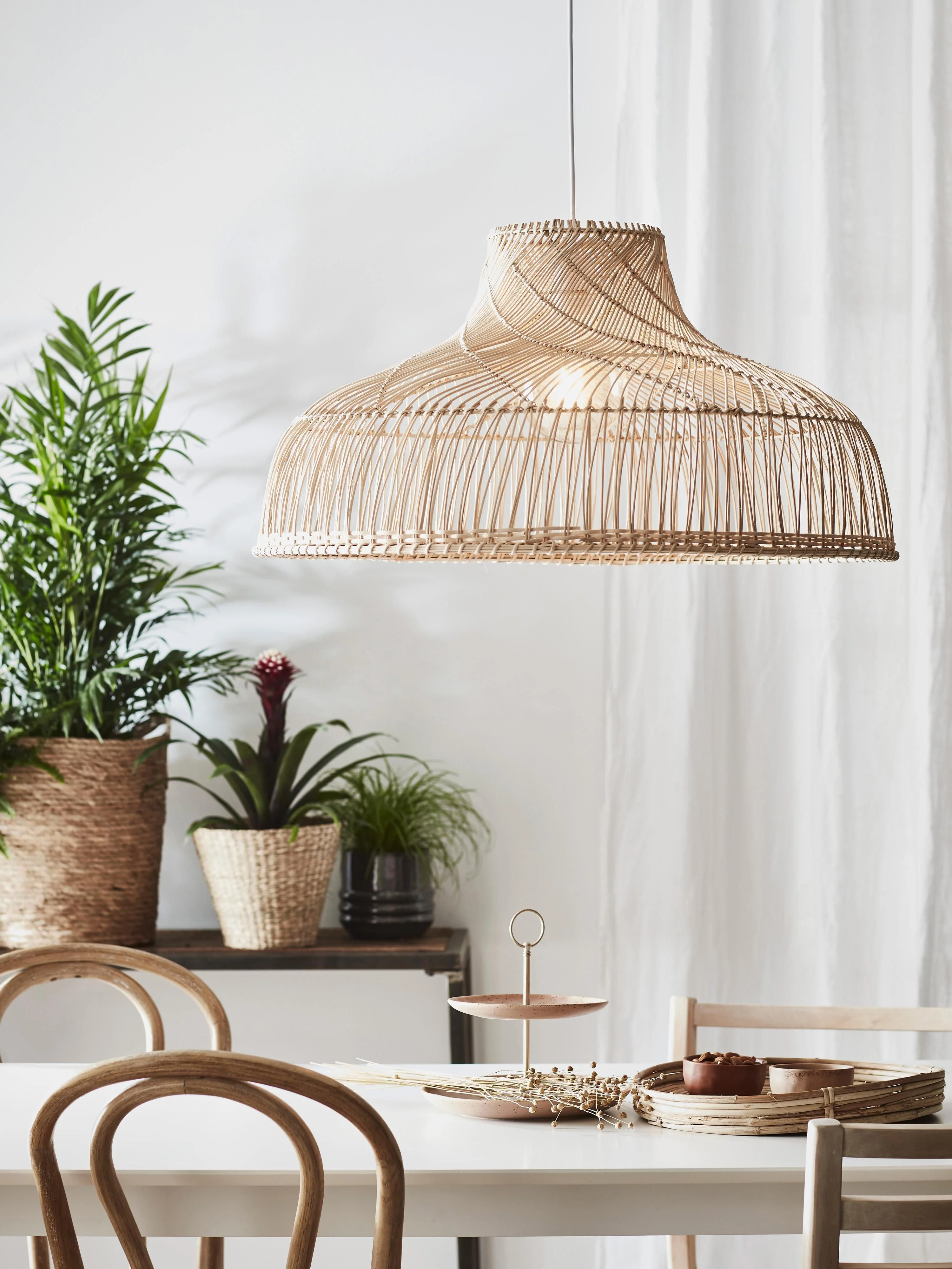 Große Pendelleuchte Braid aus Rattan