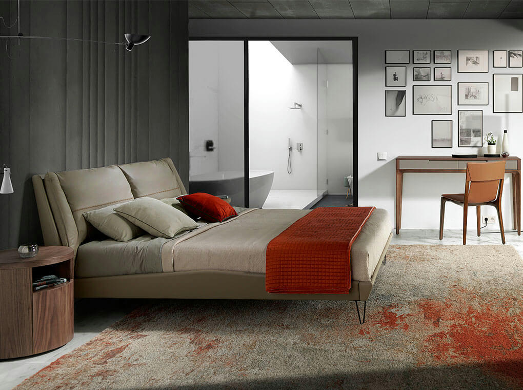 - Lit croûte de cuir et pieds acier noir