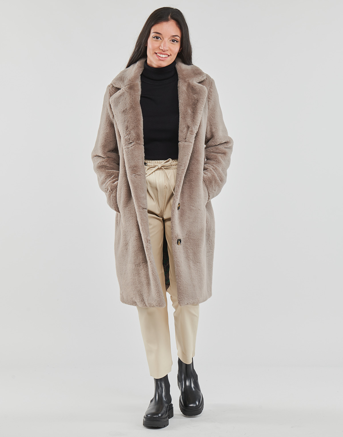 Oakwood - CYBER - Taupe