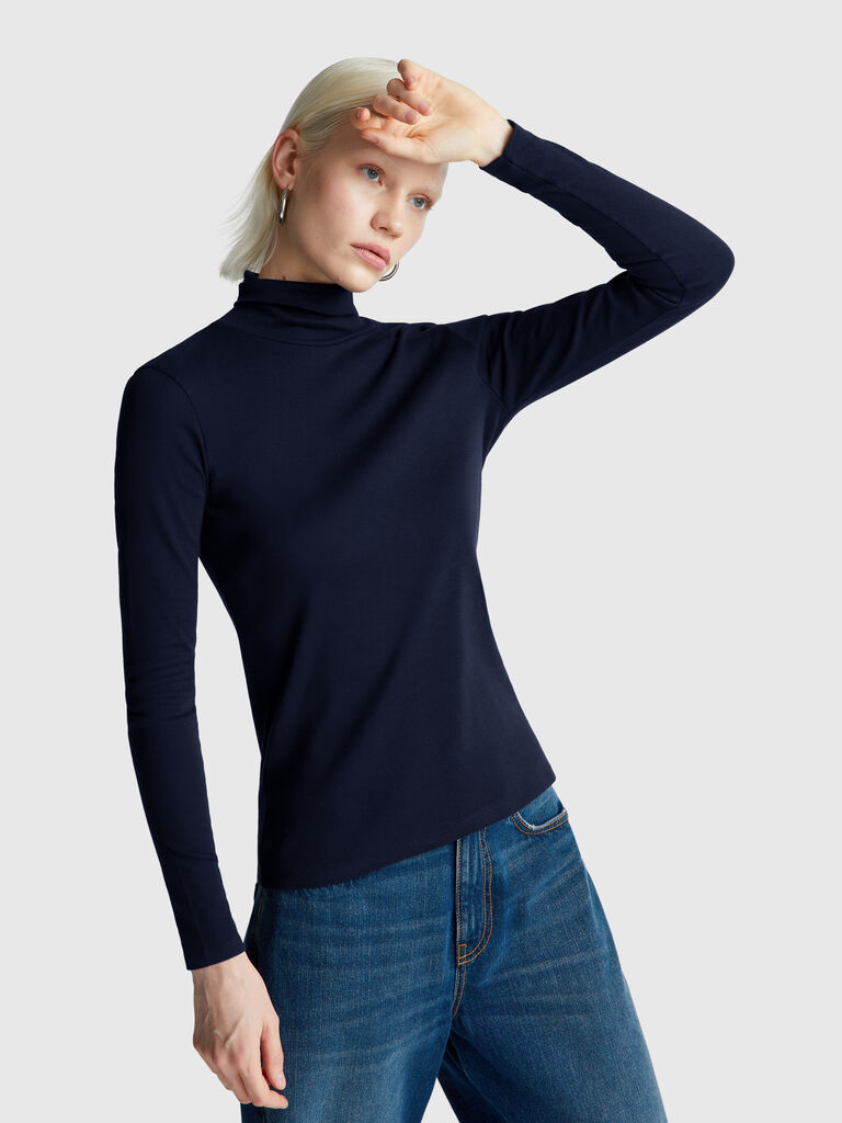 Long sleeve t-shirt with high neck