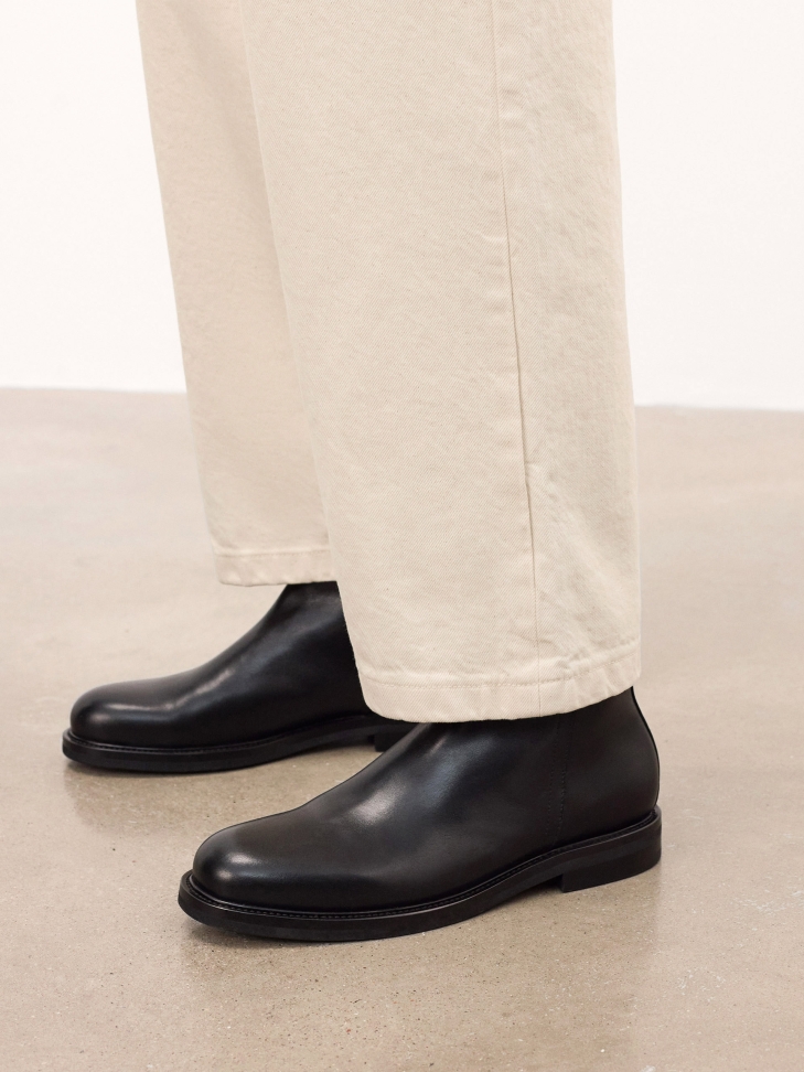 Classic black leather men's boots