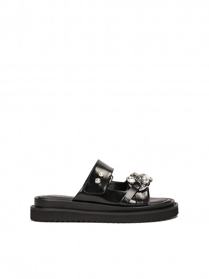 Black slides with zirconia and a chain