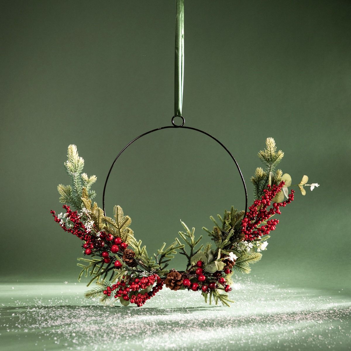 Wieniec FARILA świąteczny na metalowej obręczy 40 cm