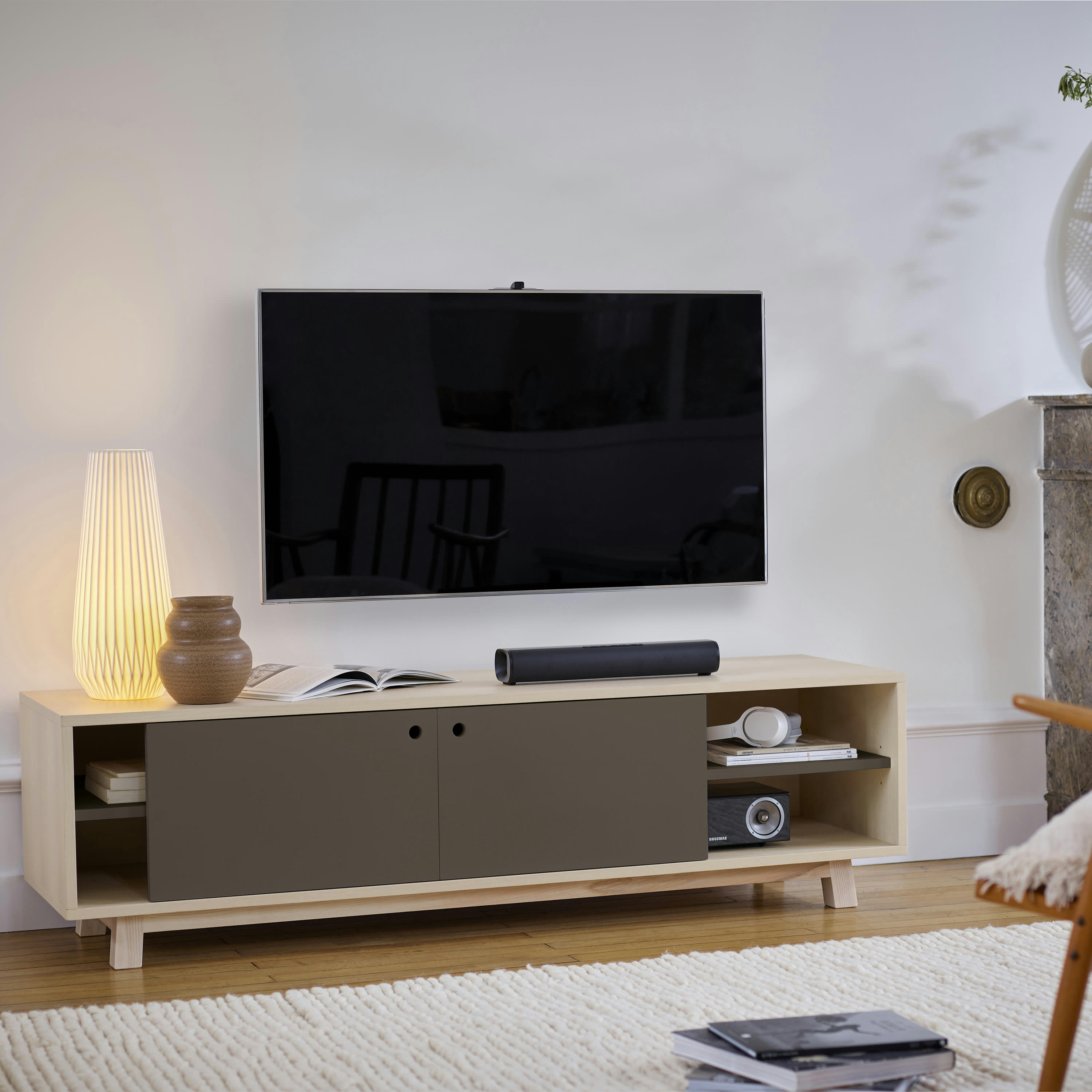 KUBE - Meuble TV 2 portes coulissantes 160 cm, en frêne