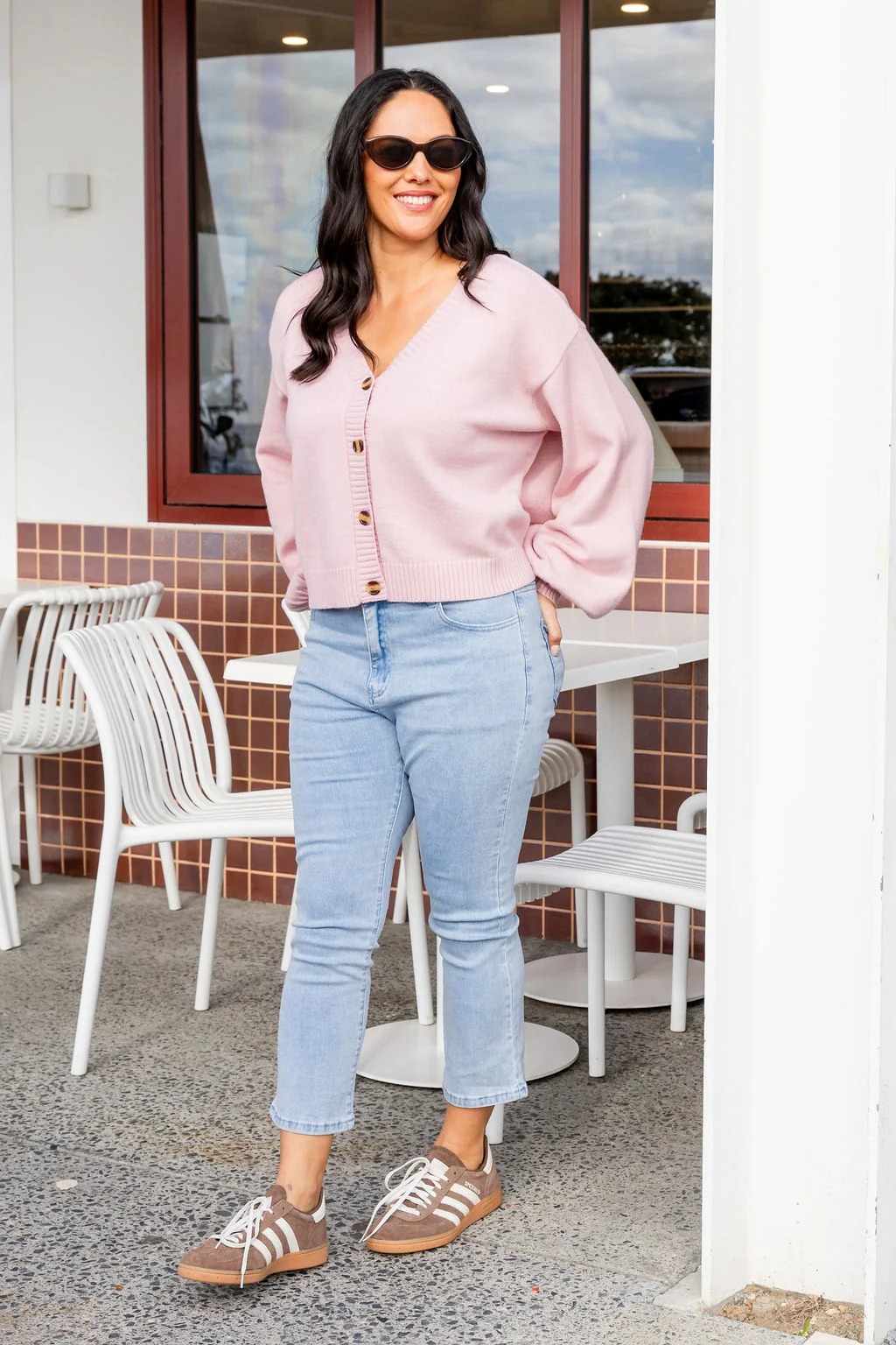 Viva Cropped Jean in Light Blue with Bow Embroidery