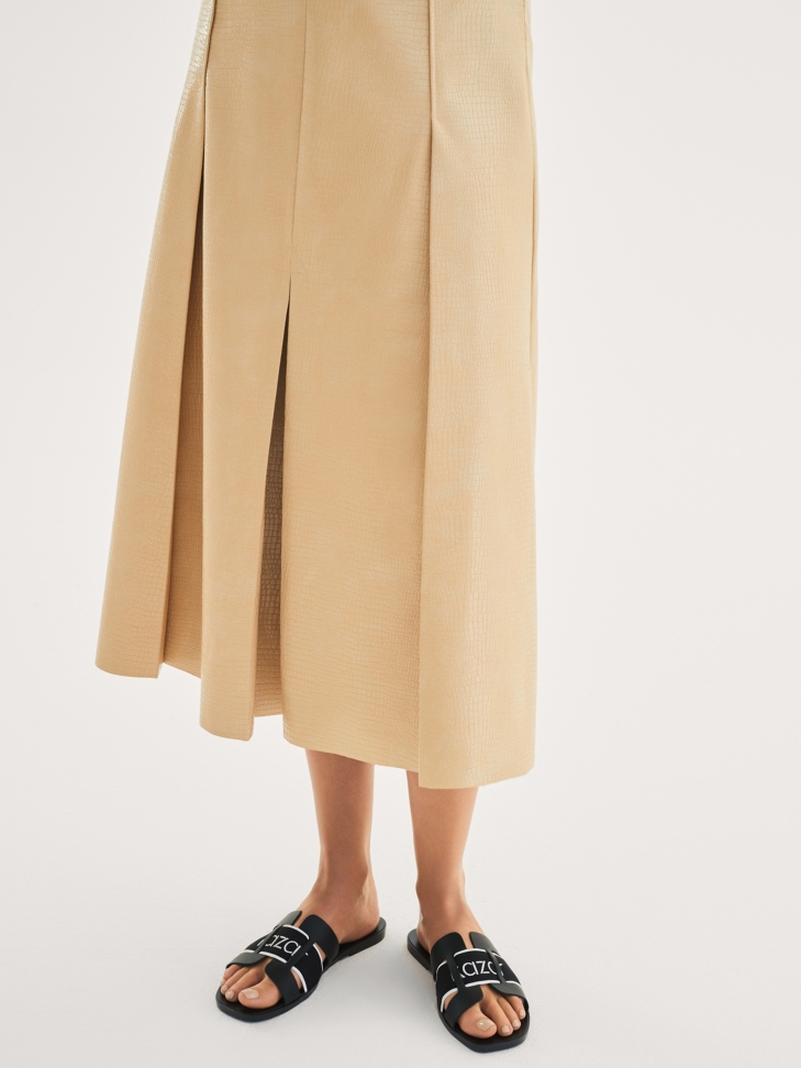 Ladies' black slides