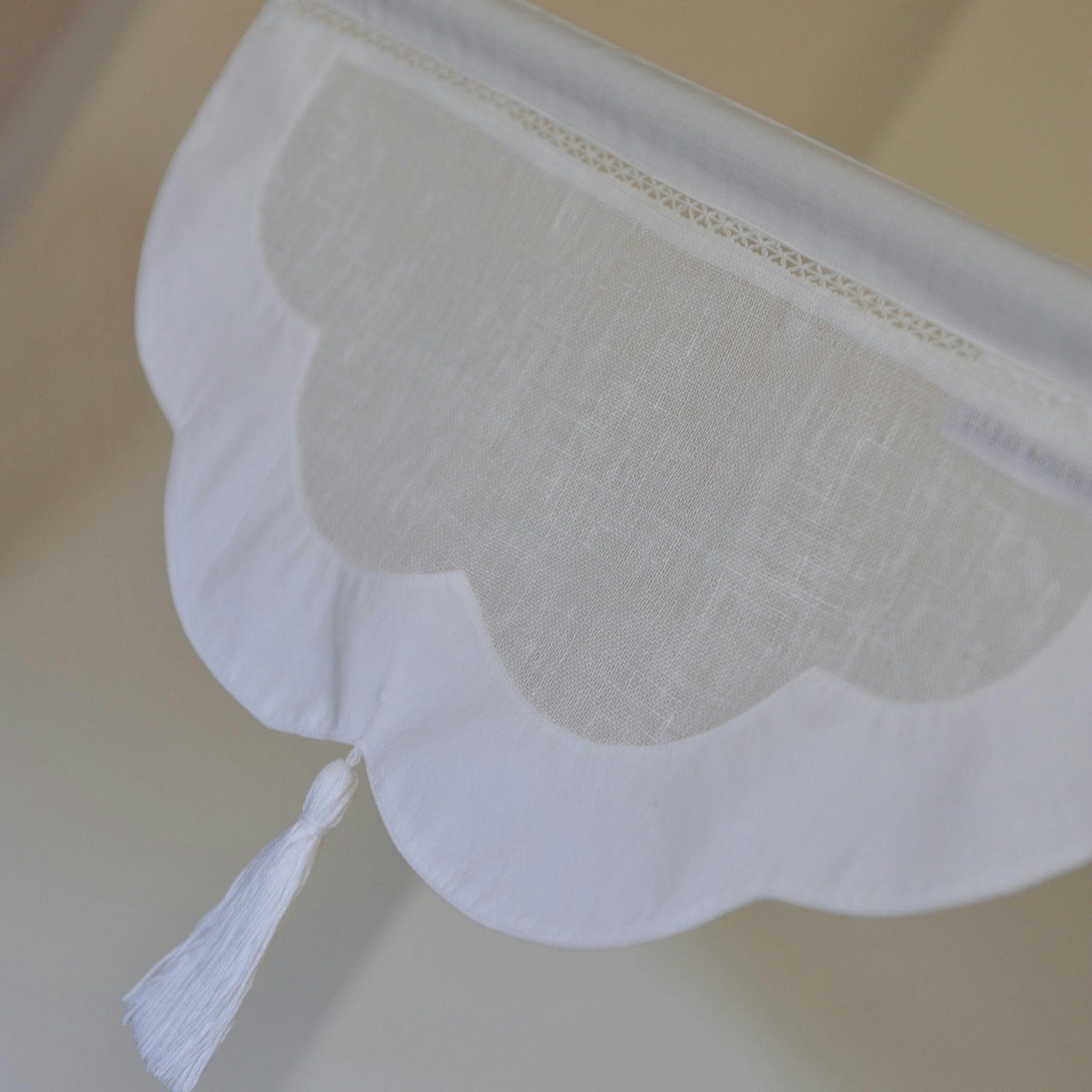 CHAMBORD - Cantonnière avec feston et pompons 45X22 CM