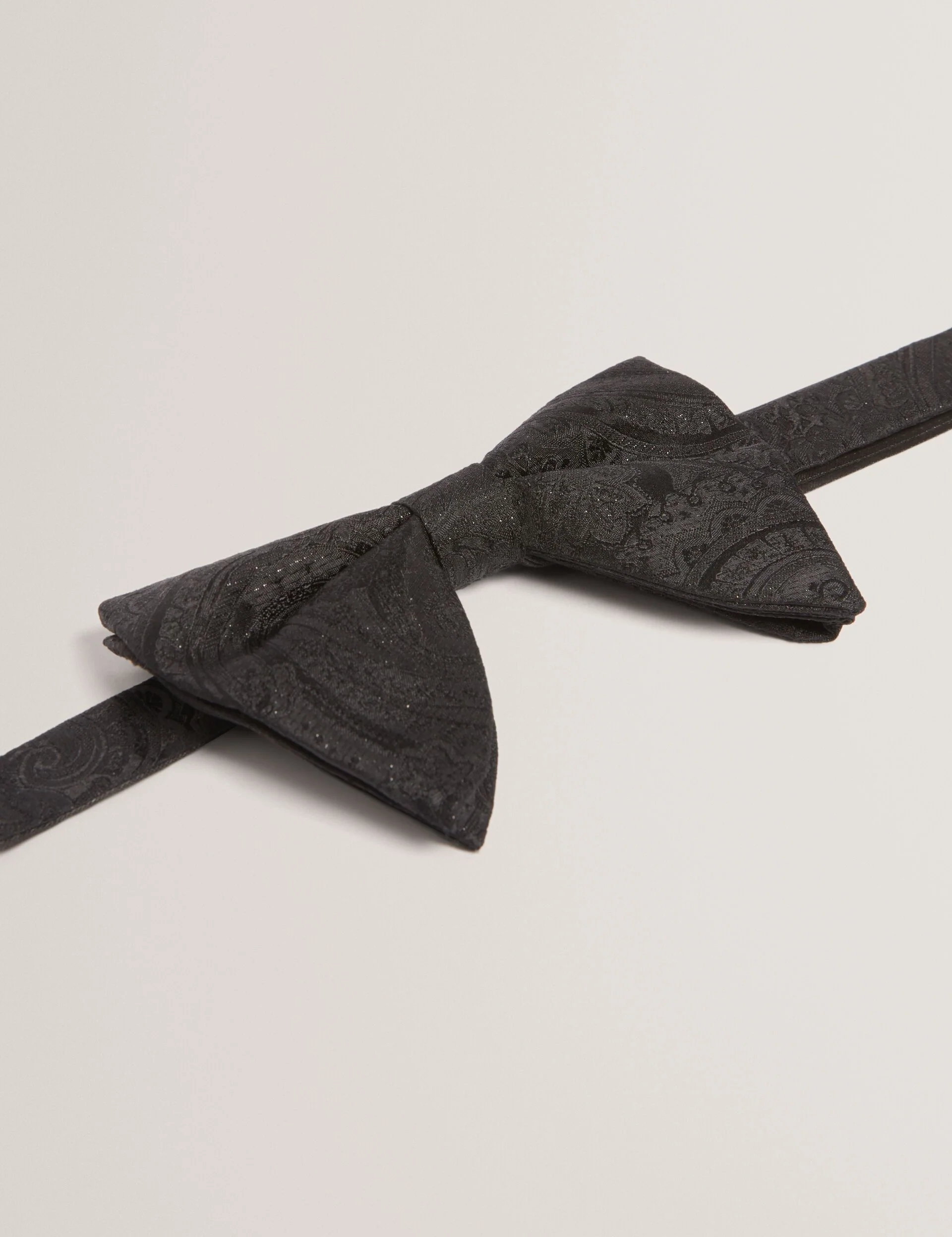 KOSTA | BLACK