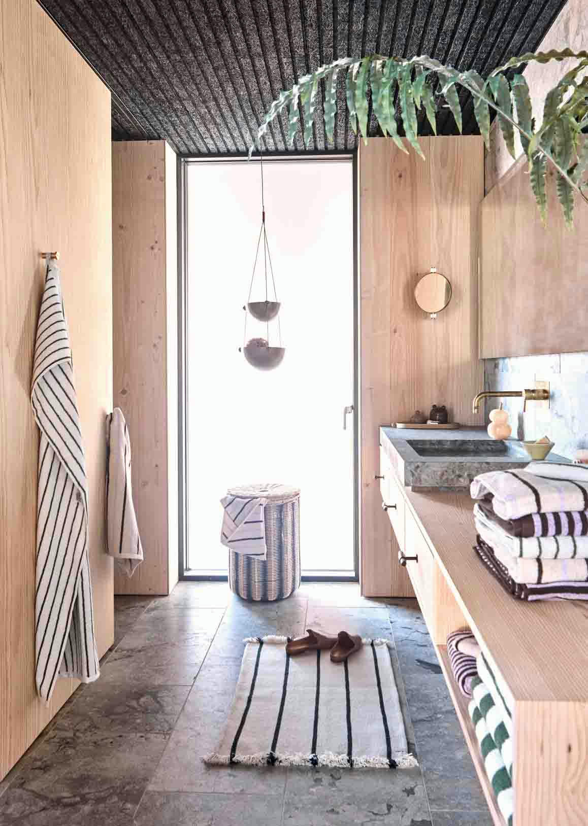 LINA - Tapis de bain gris en polyester recyclé 100x60cm