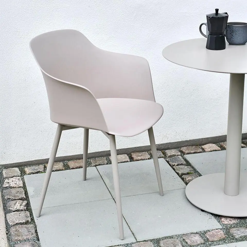 Lisomme Dian kunststof tuinstoel zand