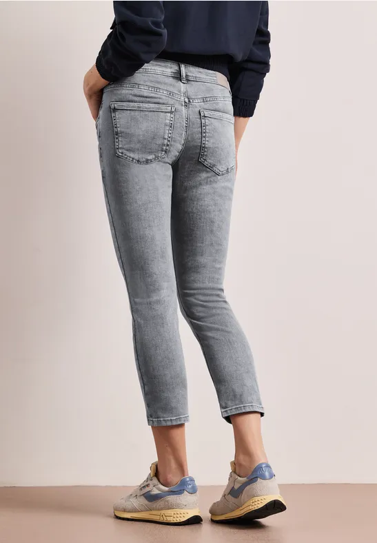 Mid Waist Slim Leg Jeans im Slim Fit